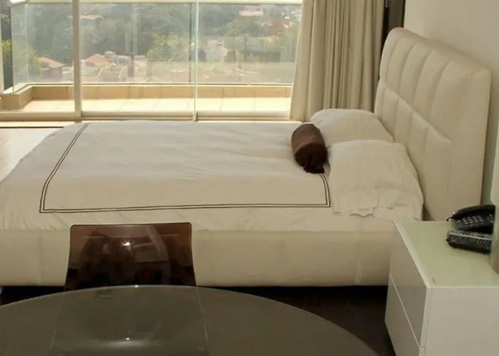 Pia Aparthotel 4*