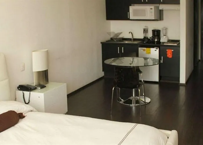 Pia Aparthotel 4*